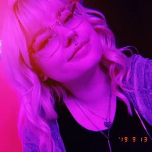 Meet your Posher, Caitlyn